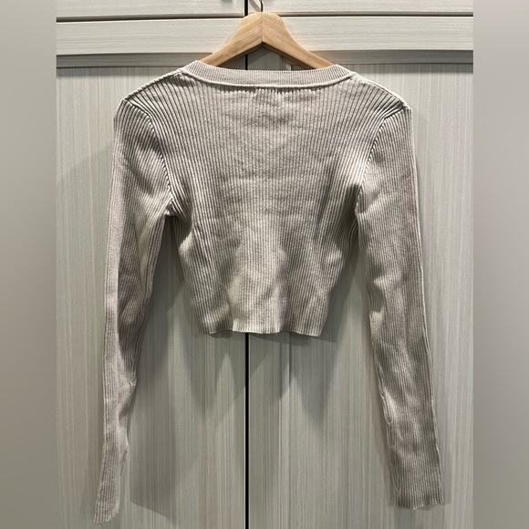 Garage Ribbed Crop V-Neck - Picture 3 of 3